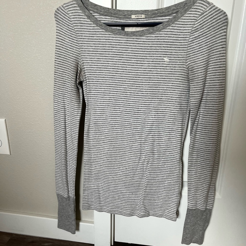 Abercrombie & Fitch women’s long sleeve shirt size Medium.